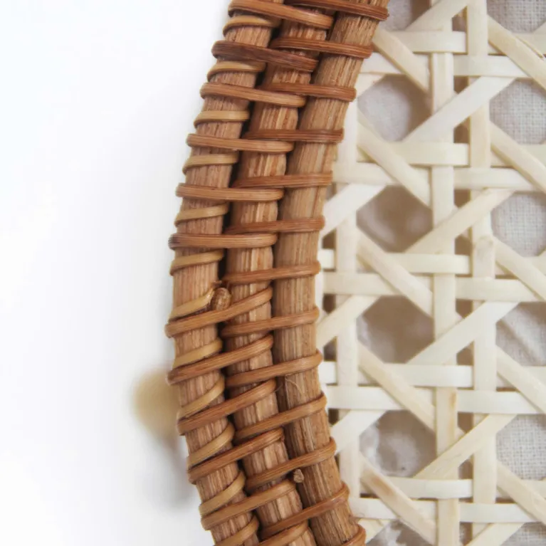 Túi xách mây đan tay Petal Woven nhẹ nhàng như cánh hoa rơi, túi xách tay thủ công công sở phụ kiện thời trang bền vững đồ lưu niệm Việt Nam