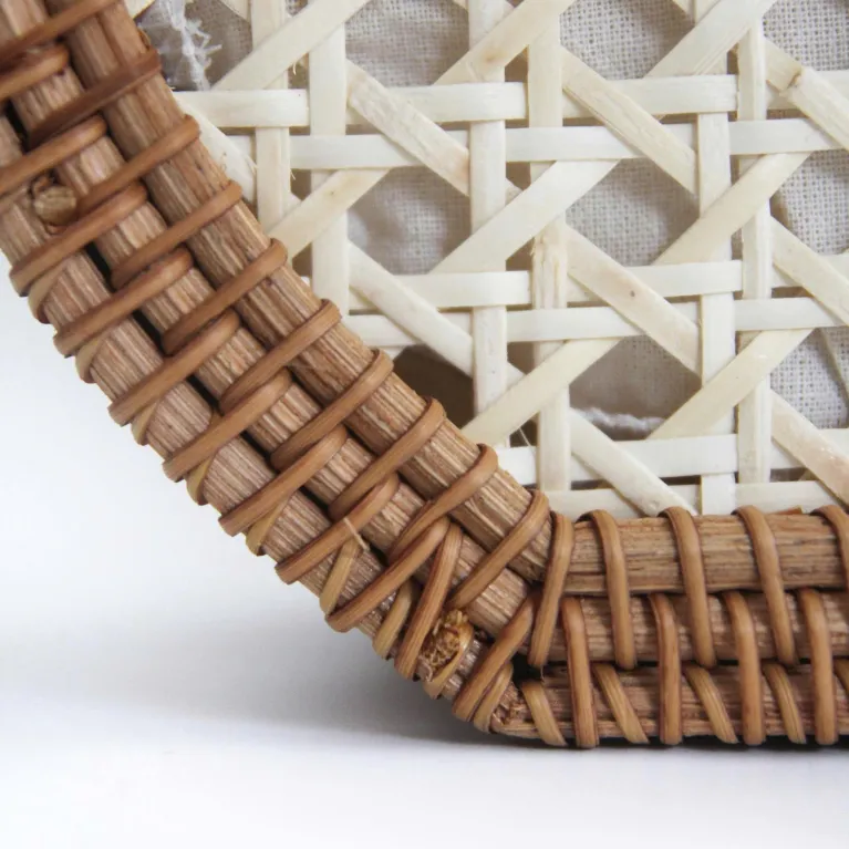 Túi xách mây đan tay Petal Woven nhẹ nhàng như cánh hoa rơi, túi xách tay thủ công công sở phụ kiện thời trang bền vững đồ lưu niệm Việt Nam
