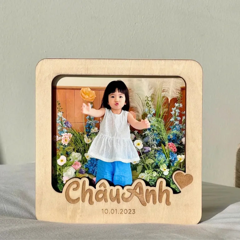 Engraved wooden photo frame for desk décor with your personal touch—tabletop picture frame, personalized Vietnamese souvenir, and unique birthday gift.