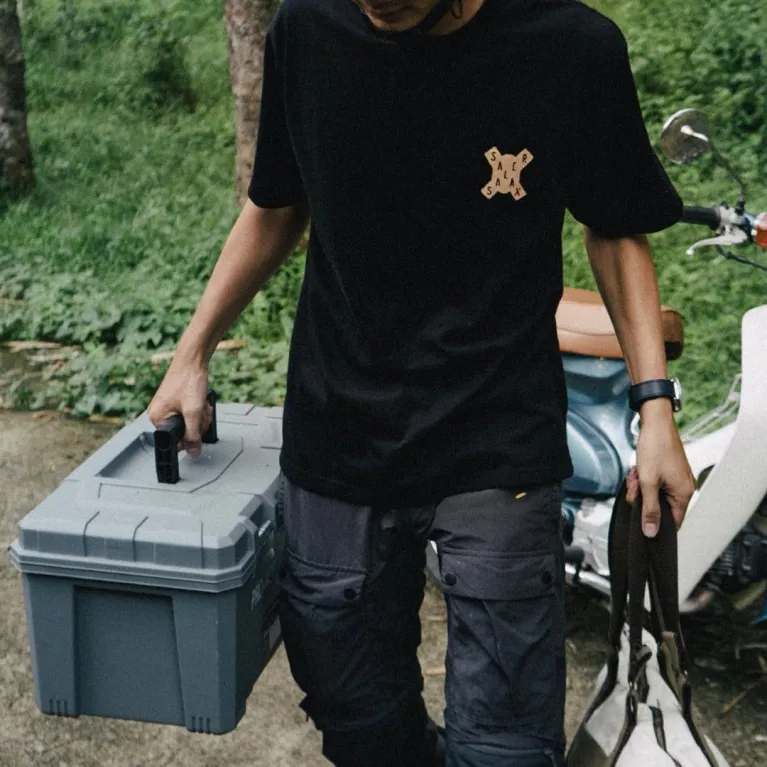 Fill 'er Up cotton t-shirt with exclusive design, full of fun energy, perfect for travel, impressive birthday gift and Vietnamese souvenir.
