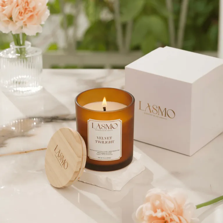 Set quà tặng nến thơm "My Memories" với hương hoa dịu dàng trong ánh nắng, nến thơm tinh dầu thiên nhiên trong hộp quà chỉn chu — món quà tân gia hoặc quà sinh nhật tinh tế.