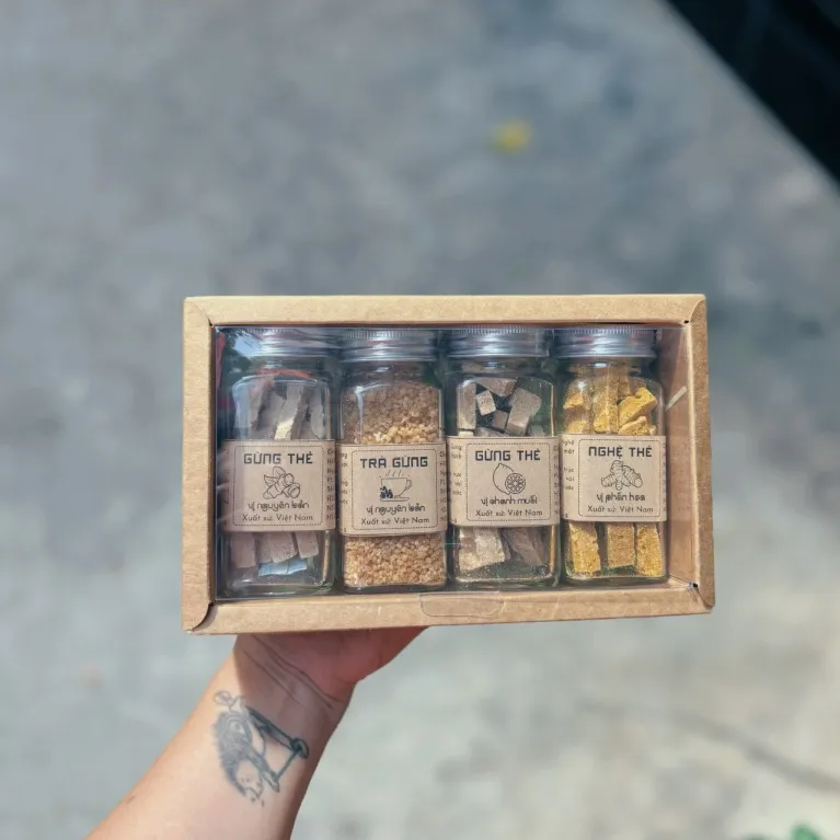Set quà gừng nghệ 4 vị, đơn giản mà đủ đầy, mang tinh chất gừng nghệ cho gia đình - hộp quà sức khỏe, đặc sản Việt Nam, phù hợp làm quà trà bánh lành mạnh.