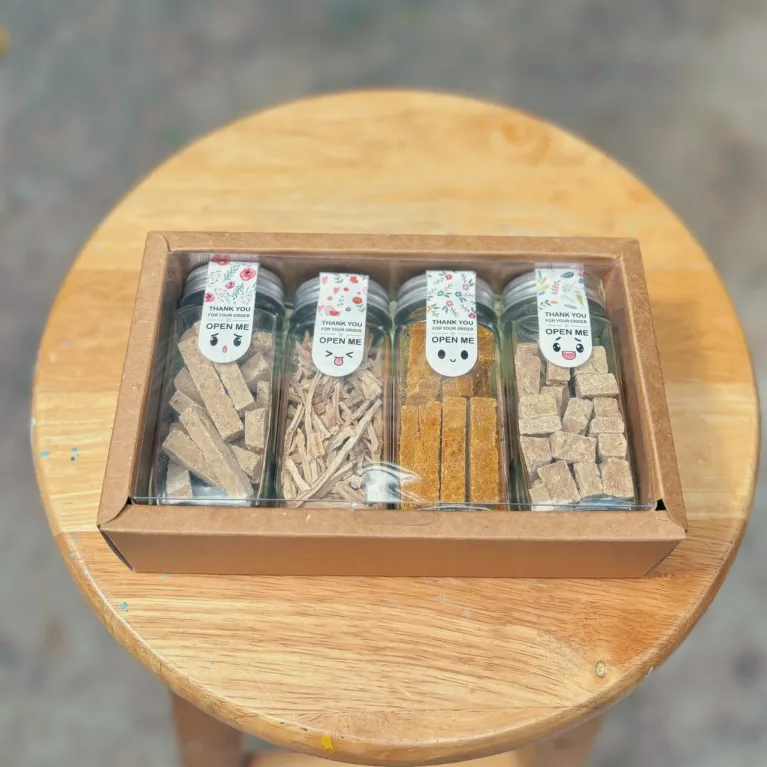 Set quà 4 hũ thảo mộc gừng nghệ cùng trà mãng cầu đủ đầy hương vị yêu thương, hũ thủy tinh tiện lợi quà tặng đặc sản Việt Nam set quà sức khỏe