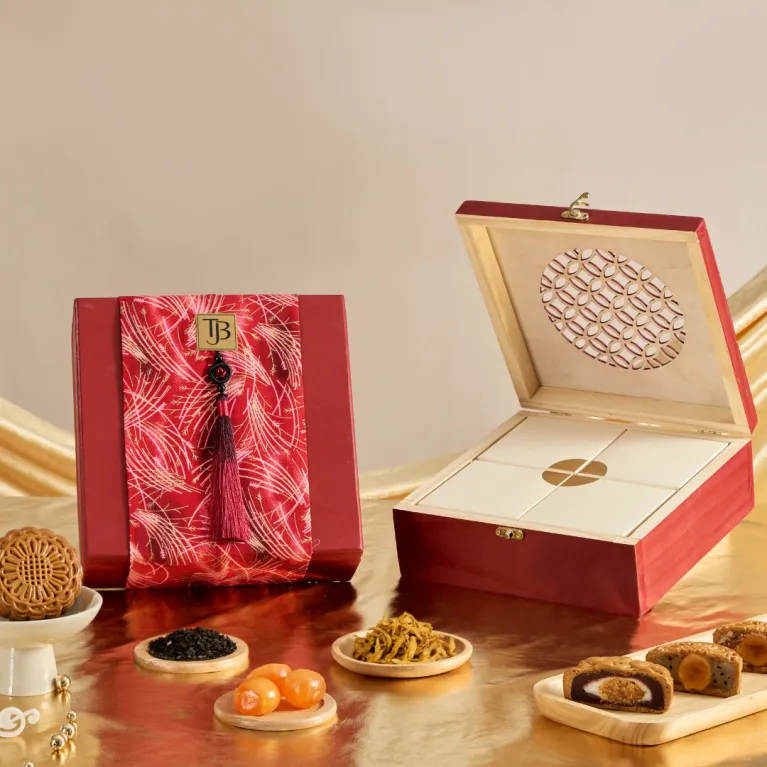 Hộp quà Trung Thu Hồng Nguyệt Minh Hoa phút hân hoan giữa đêm rằm, hộp quà 4 bánh Trung Thu theo yêu cầu quà tặng doanh nghiệp