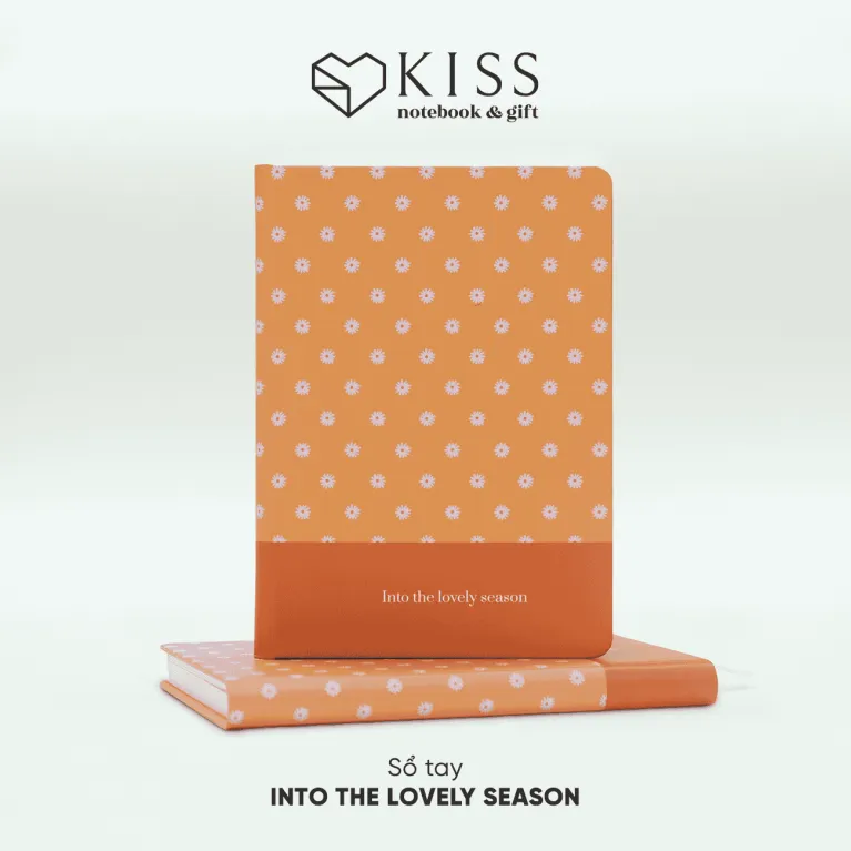 Sổ tay "Into The Lovely Seasons" bìa hoa, vườn hè đầy sức sống—sổ tay bìa cứng, nhật ký độc đáo, quà lưu niệm Việt Nam, văn phòng phẩm nghệ thuật.