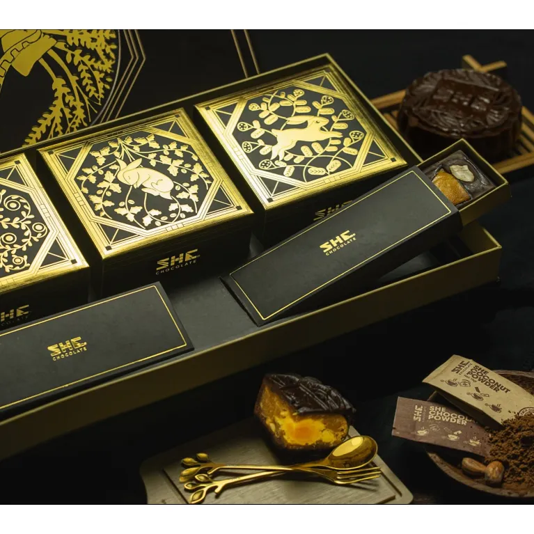 Hộp quà Trung Thu Cung Trăng Nâu, 3 bánh Trung Thu socola, 12 thanh socola & truyện cổ tích, quà biếu doanh nghiệp độc đáo.