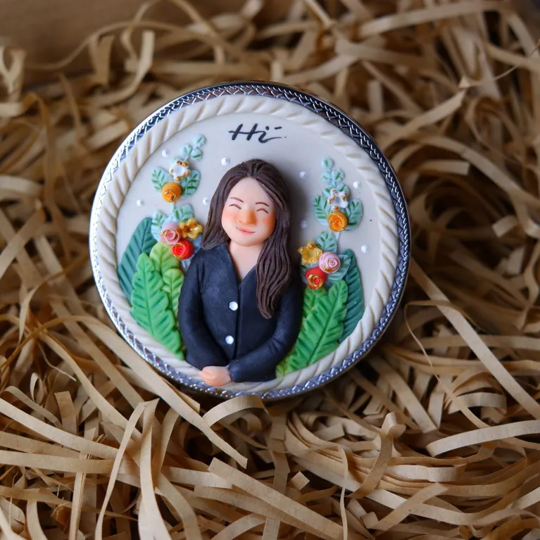 Personalized clay handheld mirror 6cm, handmade clay art, unique birthday gift idea.