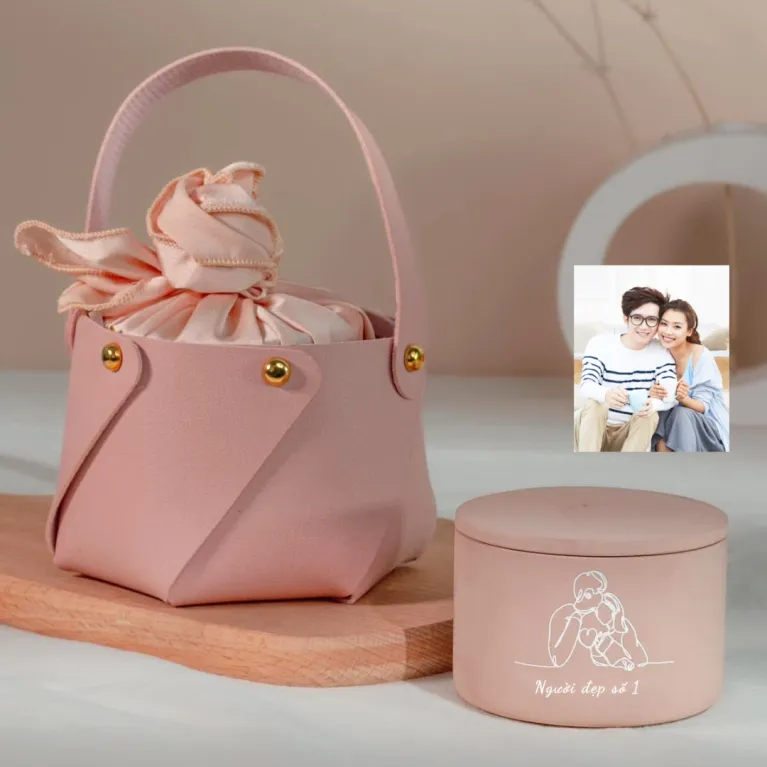 The “For Her” personalized gift box honors her elegance with a hidden-message scented candle, a name-embroidered wrist pillow, and an exclusive postcard for a truly sophisticated present.