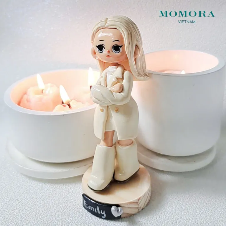 Tượng chibi đất sét toàn thân được làm theo yêu cầu, phiên bản mini cá nhân hóa của chính bạn, món quà lưu niệm độc đáo và ý nghĩa.