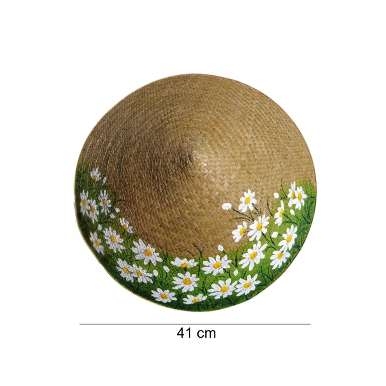 Nón lá cỏ bàng vẽ tay chủ đề hoa, mang nét duyên nhẹ nhàng và tinh tế, là món quà lưu niệm thủ công Việt Nam ý nghĩa.