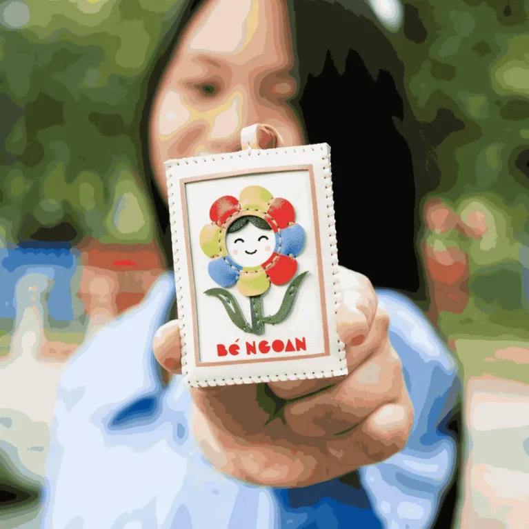 Bộ sưu tập móc khóa da vẽ tay tinh xảo, tôn vinh nét đẹp Việt và là quà lưu niệm thủ công đầy kiêu hãnh.