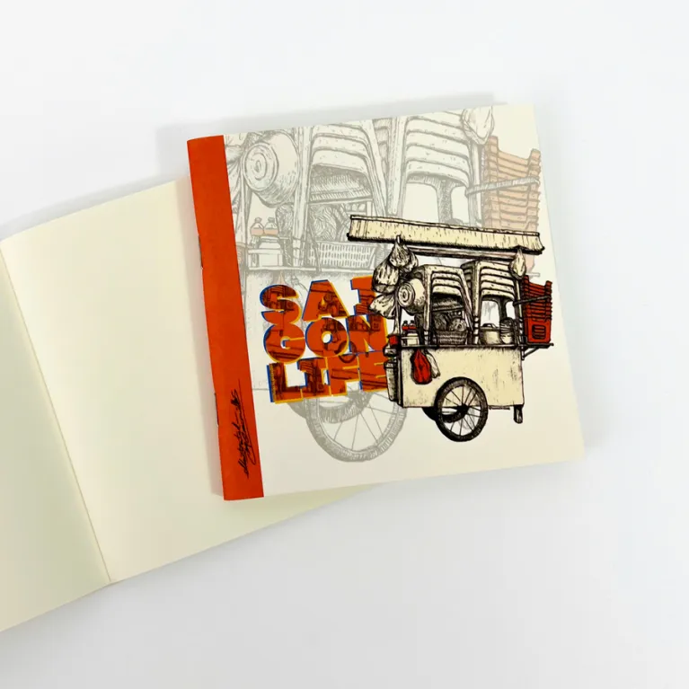 The 5-notebook set Hanoi Life – Saigon Life with 100 pages captures the stories of Vietnamese streets, making it a meaningful Vietnam souvenir.