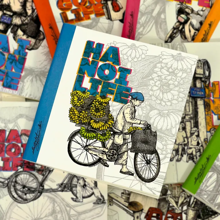 The 5-notebook set Hanoi Life – Saigon Life with 100 pages captures the stories of Vietnamese streets, making it a meaningful Vietnam souvenir.