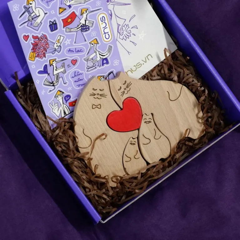 personalized gifts, cat family, family gift, gift, quà tặng cá nhân hoá, tượng gỗ khắc tên