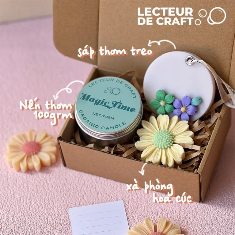 Set quà tặng hương thơm gồm xà phòng, sáp thơm và nến thơm mang lại cảm giác thư giãn nhẹ nhàng, là món quà 20/10 thủ công tinh tế dành cho phái đẹp.