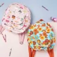 balo trẻ em kinderen, chất liệu vải thô hàn 100% cotton, lót bông mềm mại, balo nhẹ và bền, màu sắc bắt mắt, họa tiết đáng yêu