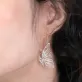 hoa tai bạc bươm bướm, đường nét công phu, kỹ thuật đậu bạc truyền thống, phong cách sang trọng, hoạ tiết độc đáo