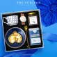 Hộp quà 'Royal Blue' với sắc xanh hoàng tộc quý phái, là set quà cao cấp gồm bộ chén đĩa tinh xảo cùng cà phê thượng hạng và trà Ô Long truyền thống, tạo nên món quà tặng doanh nghiệp đẳng cấp và quà sinh nhật ý nghĩa