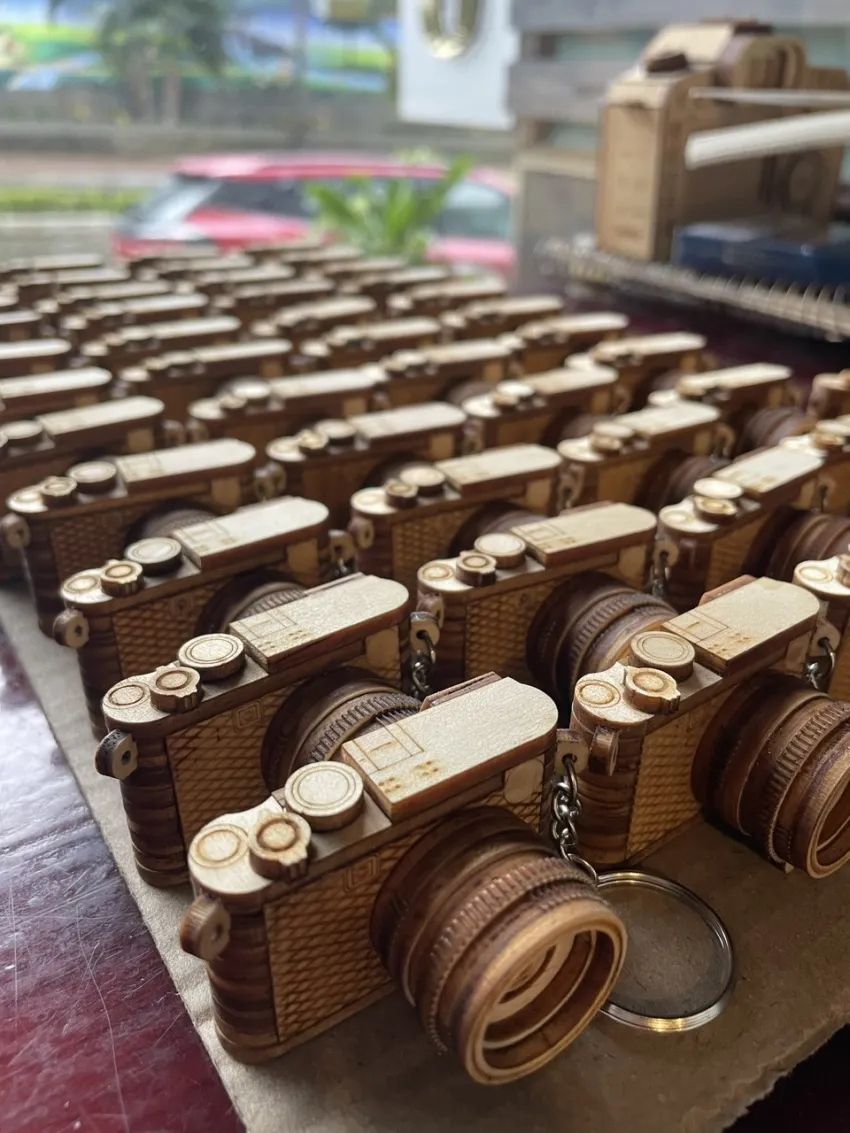 Móc Khóa Mô Hình Gỗ Lắp Ráp Máy Ảnh Gỗ KC.LC.Q2.L, Sẵn Sàng Thu Hút Mọi Ánh Nhìn, Móc Khóa Gỗ, Móc Khóa Thủ Công Độc Đáo, Quà Lưu Niệm Việt Nam Móc Khóa Mô Hình Gỗ Lắp Ráp Máy Ảnh Gỗ KC.LC.Q2.L, Sẵn Sàng Thu Hút Mọi Ánh Nhìn, Móc Khóa Gỗ, Móc Khóa Thủ Công Độc Đáo, Quà Lưu Niệm Việt Nam