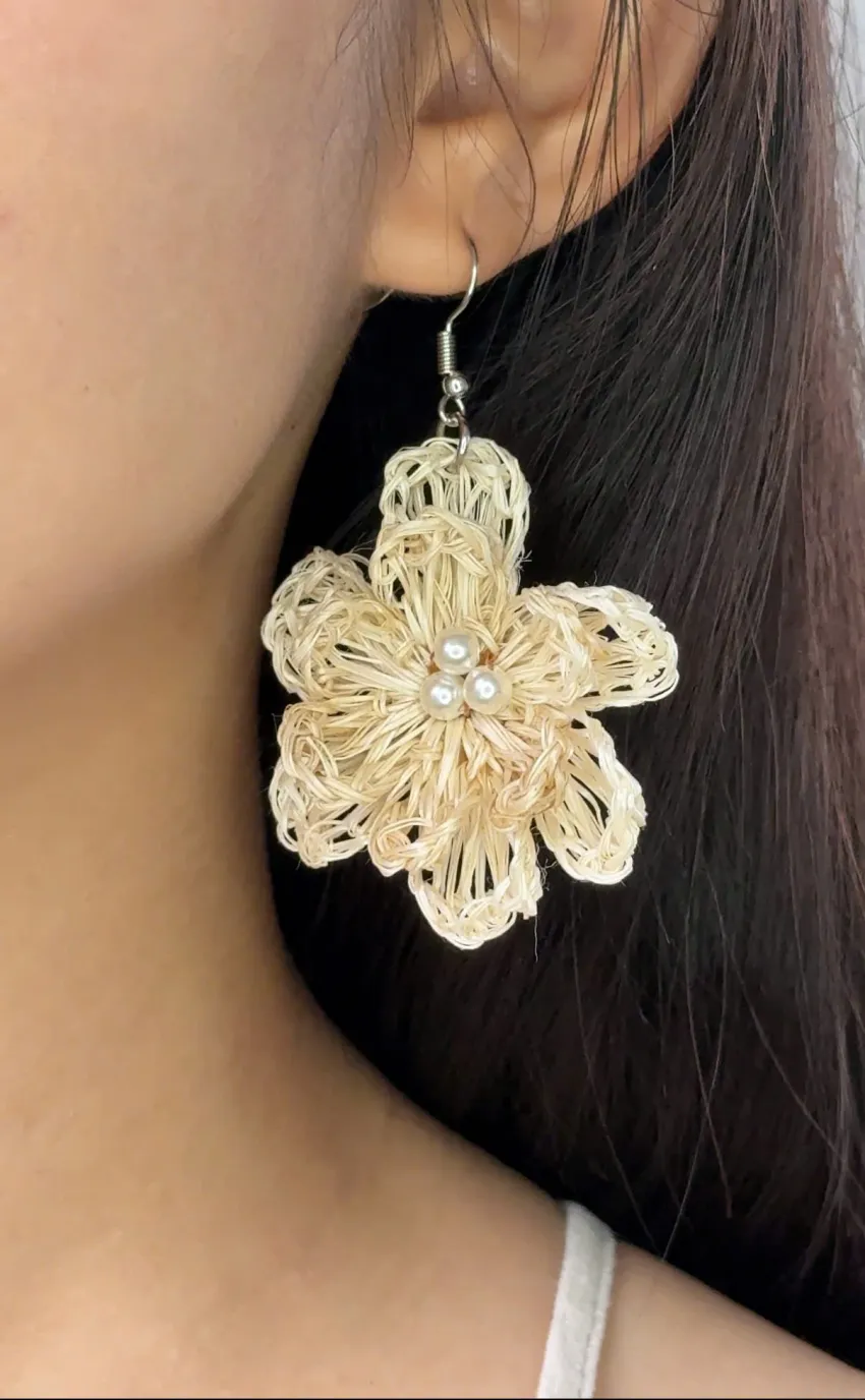 Bông Tai Flora Từ Sợi Dứa, Định Nghĩa Mới Về Trang Sức Thủ Công, Hoa Tai Thủ Công Từ Thiên Nhiên, Trang Sức Thủ Công, Quà Cho Nữ, Quà Lưu Niệm Việt Nam Bông Tai Flora Từ Sợi Dứa, Định Nghĩa Mới Về Trang Sức Thủ Công, Hoa Tai Thủ Công Từ Thiên Nhiên, Trang Sức Thủ Công, Quà Cho Nữ, Quà Lưu Niệm Việt Nam