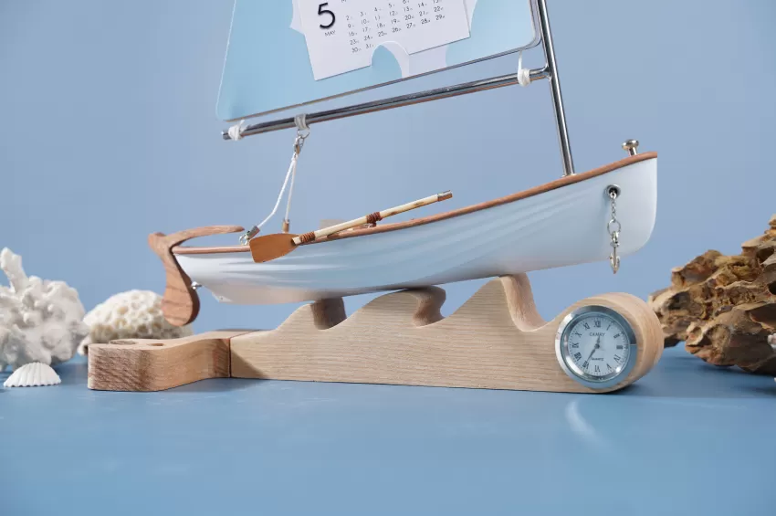 Lucky Paddles Sailboat Model C250.T10 With Calendar