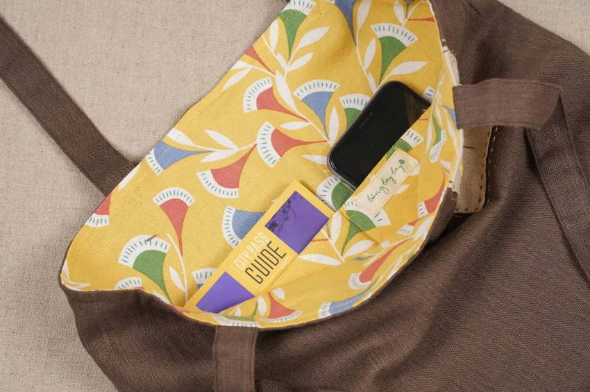 Túi Tote Linen Ginko Màu Vàng, Thêu Tay, Họa Tiết Nhiều Màu Sắc, Thiết Kế Đối Lập Giữa Trong Và Ngoài Túi Túi Tote Linen Ginko Màu Vàng, Thêu Tay, Họa Tiết Nhiều Màu Sắc, Thiết Kế Đối Lập Giữa Trong Và Ngoài Túi