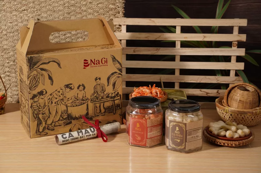 'An' Gift Box (Dried Shrimp, Pickled Ramps, Fermented Sour Shrimp, Vietnamese Crackers), Corporate Gift