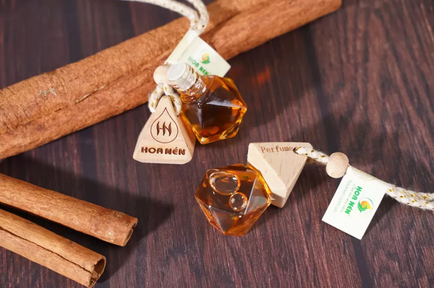 Cinnamon Essential Oil, Hanging Bottle