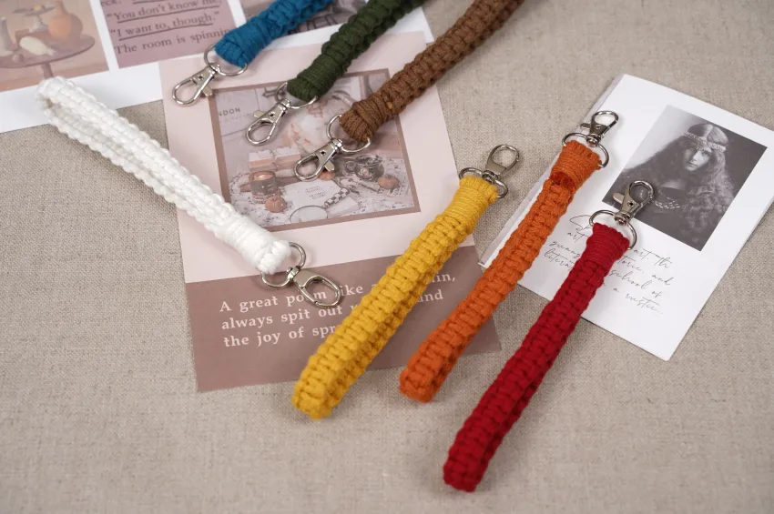 Buttercup Macrame Keychain, Traditional Colors - Chichies | CHUS