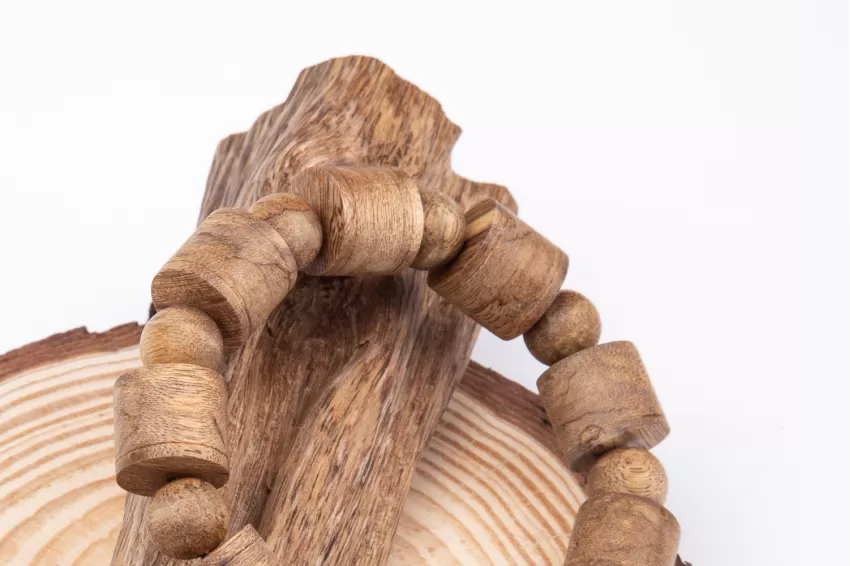 Agarwood Bracelet In Bamboo Style, Unique Design, Distinctive Scent Of Agarwood, Improves Health, Dispels Negative Emotions, Corporate Gift Agarwood Bracelet In Bamboo Style, Unique Design, Distinctive Scent Of Agarwood, Improves Health, Dispels Negative Emotions, Corporate Gift