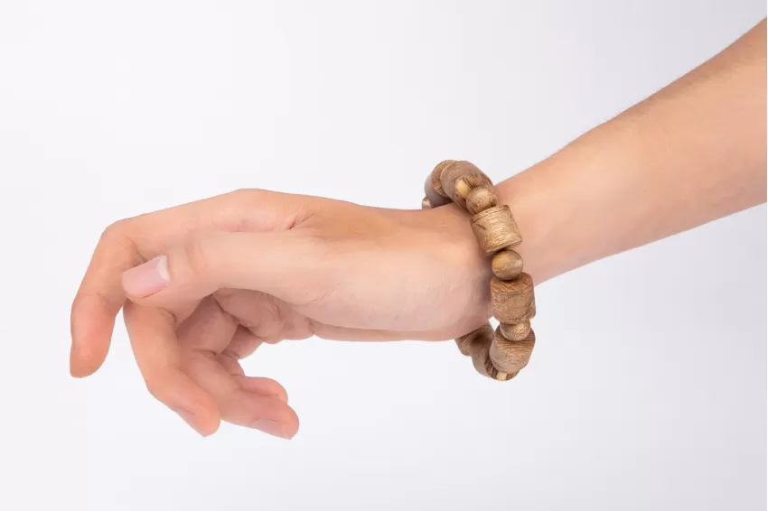 Agarwood Bracelet In Bamboo Style, Unique Design, Distinctive Scent Of Agarwood, Improves Health, Dispels Negative Emotions, Corporate Gift Agarwood Bracelet In Bamboo Style, Unique Design, Distinctive Scent Of Agarwood, Improves Health, Dispels Negative Emotions, Corporate Gift