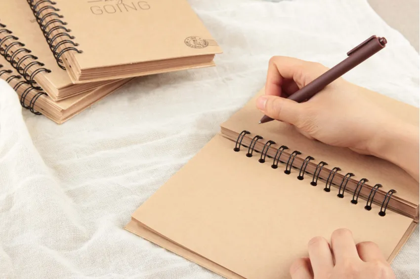 Sổ Tay, Thiết Kế Bìa Đơn Giản, Chất Liệu Giấy Chất Lượng, Kích Thước Nhỏ Gọn, Dễ Dàng Mang Theo, Kiểu Dáng Trẻ Trung Sổ Tay, Thiết Kế Bìa Đơn Giản, Chất Liệu Giấy Chất Lượng, Kích Thước Nhỏ Gọn, Dễ Dàng Mang Theo, Kiểu Dáng Trẻ Trung