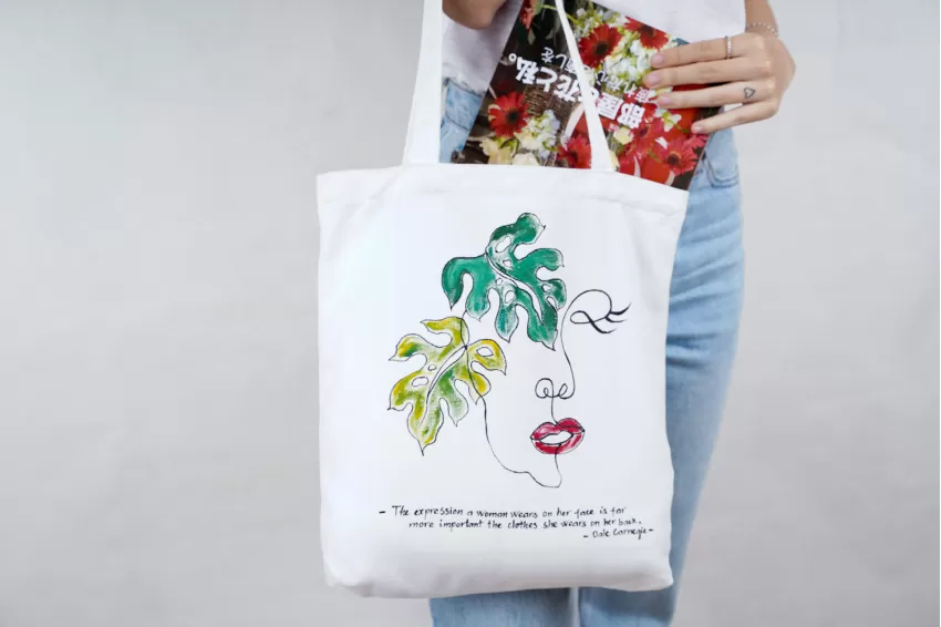 Túi Tote Vẽ Tay, Bộ Sưu Tập Môi Đỏ, Túi Handmade, Họa Tiết Đôi Môi, Chất Vải Dày Dặn Co Giãn Tốt, Phong Cách Phóng Khoáng