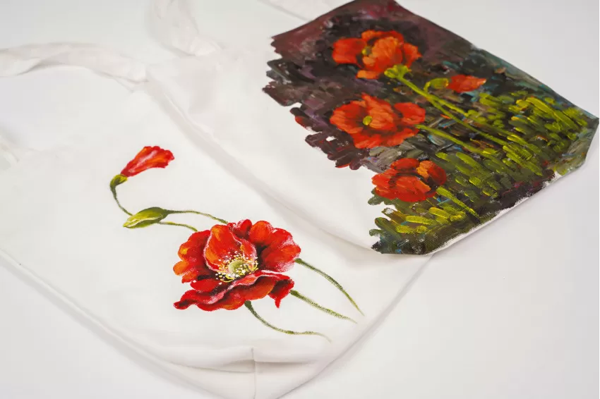 Hand-drawn Red Poppy Tote Bags