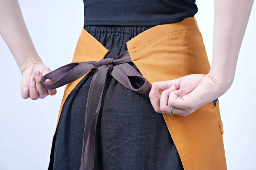 Simple Waist Apron, Youthful and Dynamic Design, with Pockets and Adjustable Straps, Wrinkle-Resistant Material, Protects Clothes from Dirt Simple Waist Apron, Youthful and Dynamic Design, with Pockets and Adjustable Straps, Wrinkle-Resistant Material, Protects Clothes from Dirt