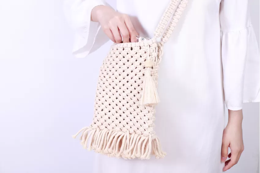 Pom-Pom Macrame Bags, Cute And Compact Design, Made Of Natural Cotton Material, Free-Spirited And Casual Style, Suitable For Beach Outings