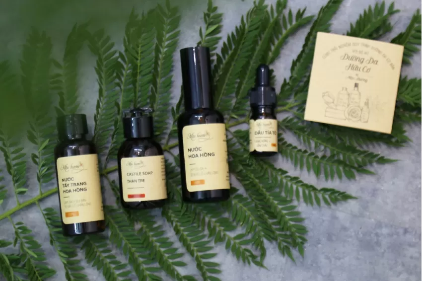 Mini Organic Skincare Set, 4 Items Mini Organic Skincare Set, 4 Items