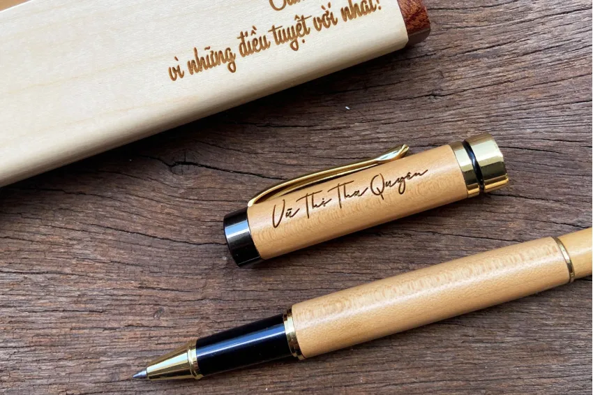 Maple Wood Pen Engraved Name Included Wooden Pen Case, Meticulous Attention to Detail, Suitable for Various Uses, Exquisite Craftsmanship