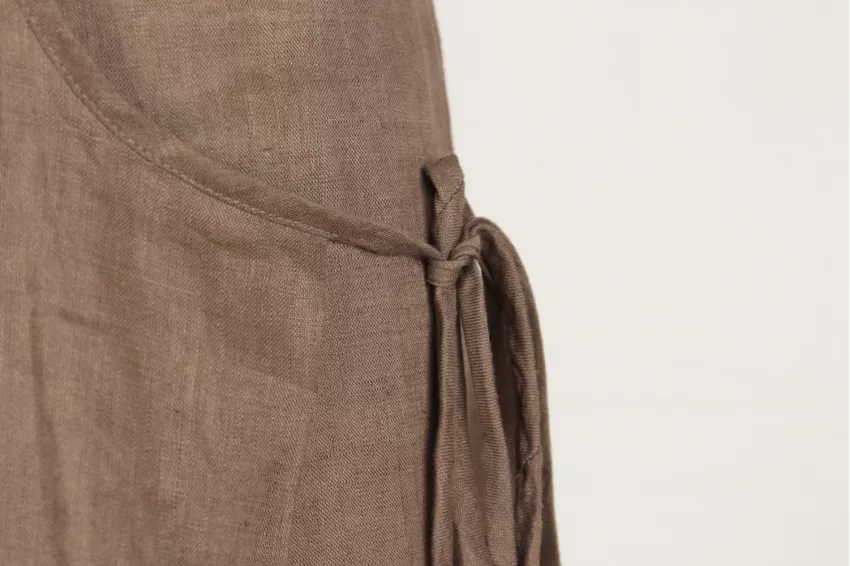 Linen Trousers With Front Pocket And Straps Linen Trousers With Front Pocket And Straps