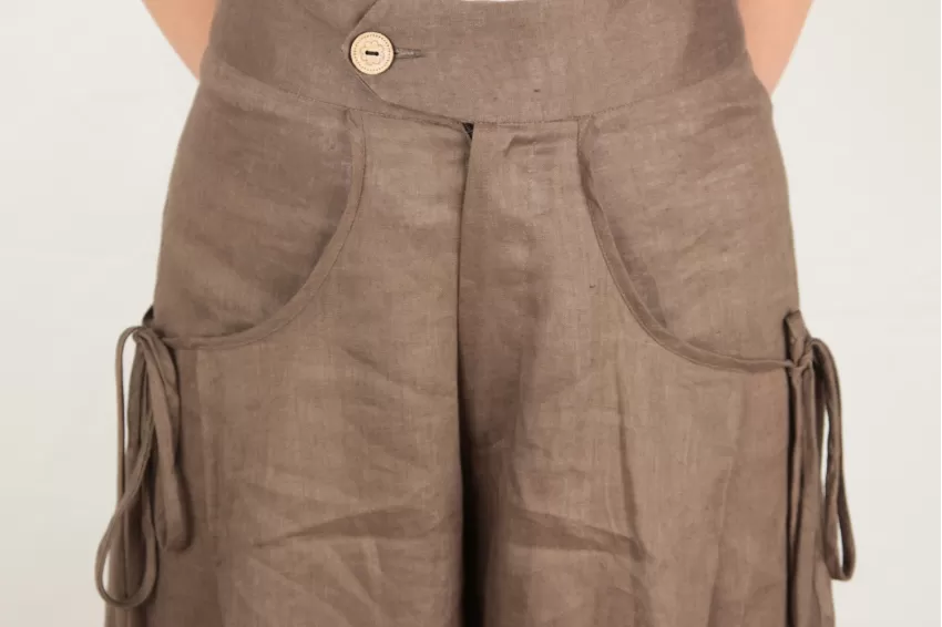 Linen Trousers With Front Pocket And Straps Linen Trousers With Front Pocket And Straps