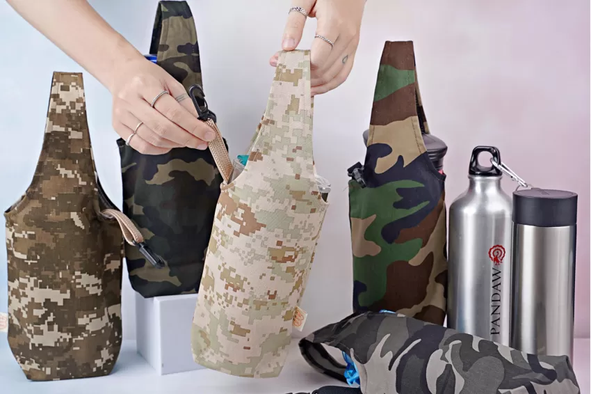 1-Strap Camouflage Bottle Holder, Military Style, Protects The Water Bottle From Impact, Ideal Gift For Men