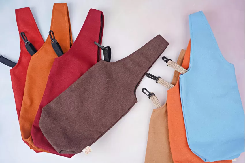 1-strap Canvas Bottle Holder, Size Large 1-strap Canvas Bottle Holder, Size Large