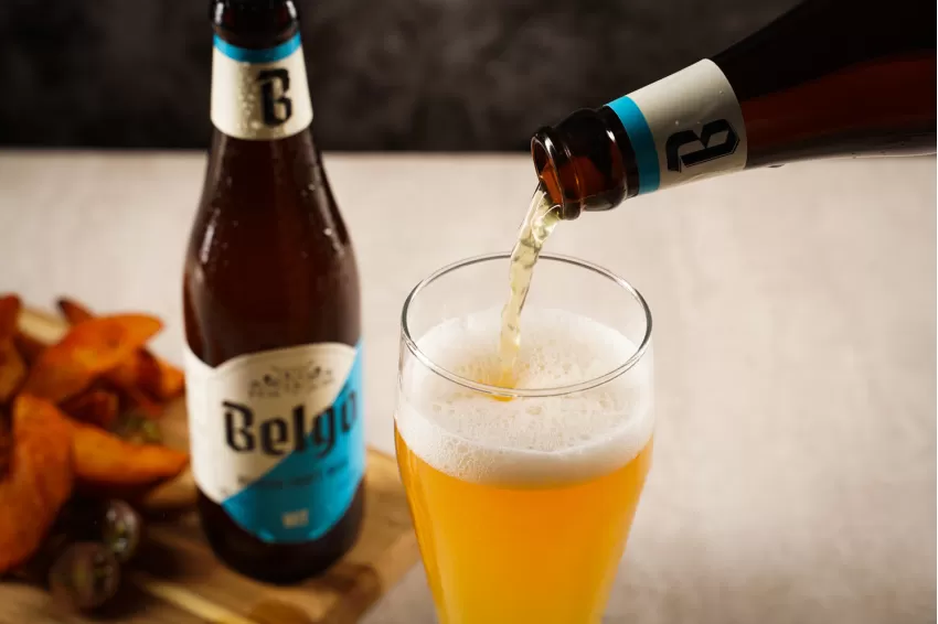 Belgo Wit Beer (17 Ibu), Handcrafted Beer, Traditional Brewing Methods, Balanced Taste Between Sweet And Bitter, A Hint Of Light Spiciness