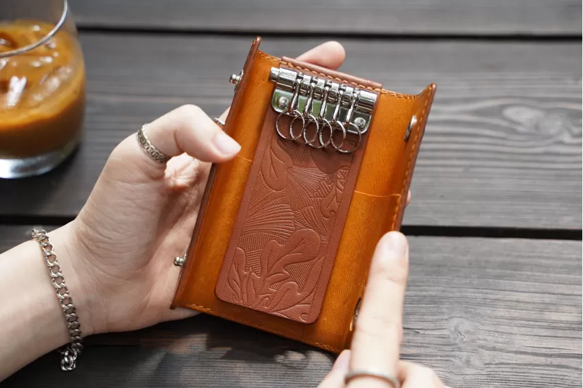 Leather Fold Keychain Wallet, Various Colors And Leather Material