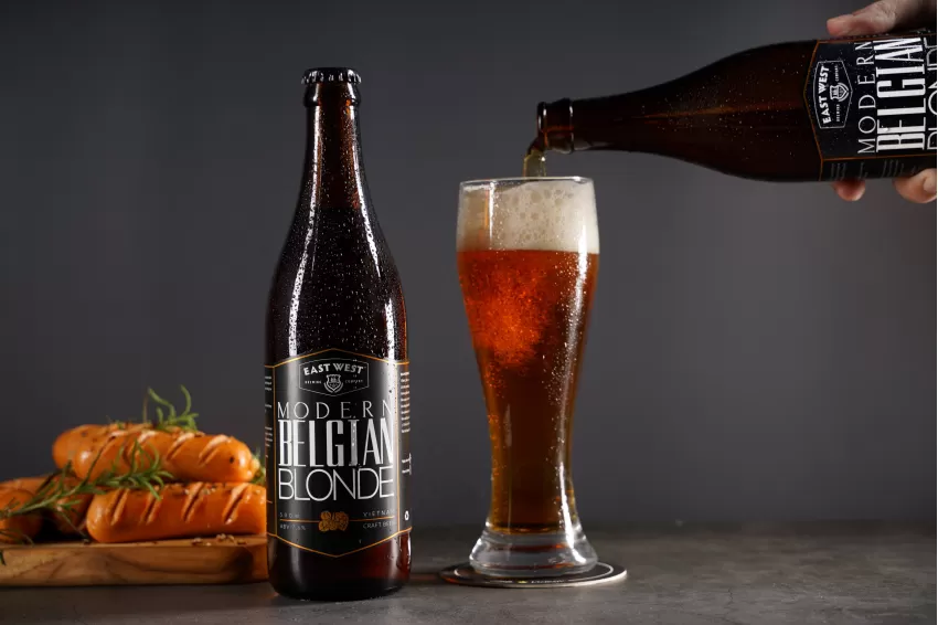 Bia Craft Modern Belgian Blonde, Hương Vị Táo Bạo Đậm Chất Bỉ, Vị Bia Từng Đoạt Giải Thưởng Của East West Brewing