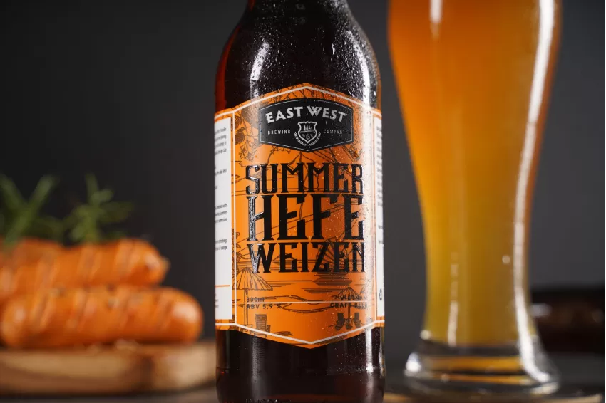 Summer Hefeweizen Beer Bottle, Craft Beer, Cool And Refreshing Flavor, High-Quality Barley And Premium Hops, Light Honey Flavor