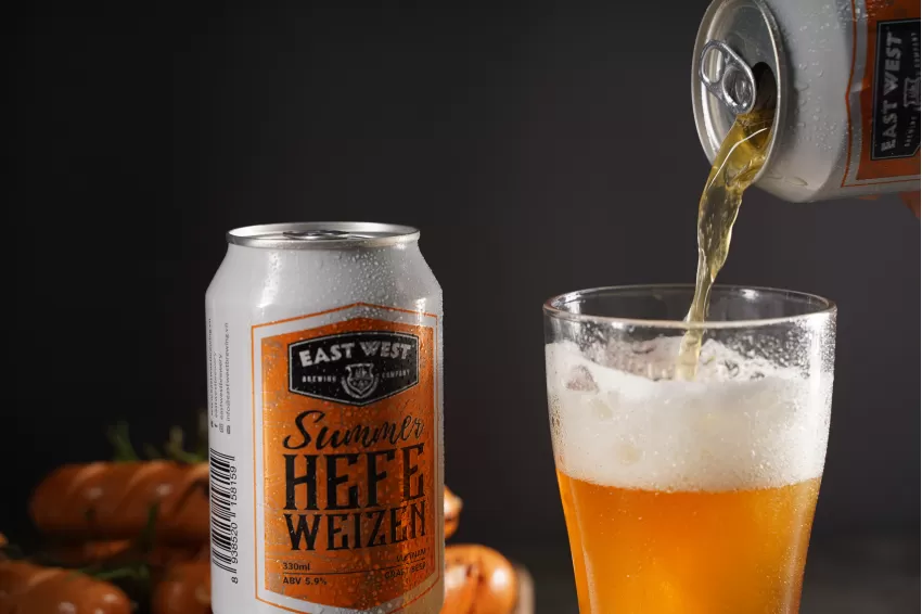 Bia Craft Summer Hefeweizen, Lon 330ml, Hương Vị Tươi Mát, Sử Dụng Hoa Bia Thượng Hạng, Nguyên Liệu Chất Lượng, Bia Ủ Thủ Công