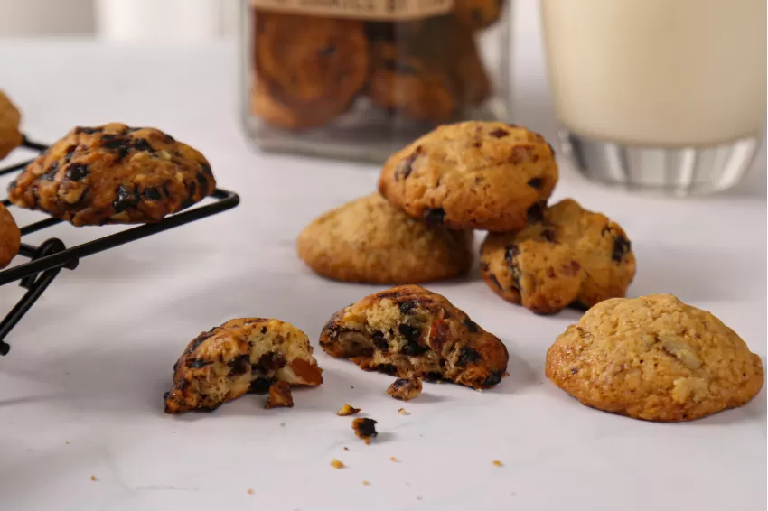 Assorted Cookie Glass Jar, 15 Pieces, Glass Jar Of Cookies, Traditional Cookies, Mealtime Snack, Delicious Snack