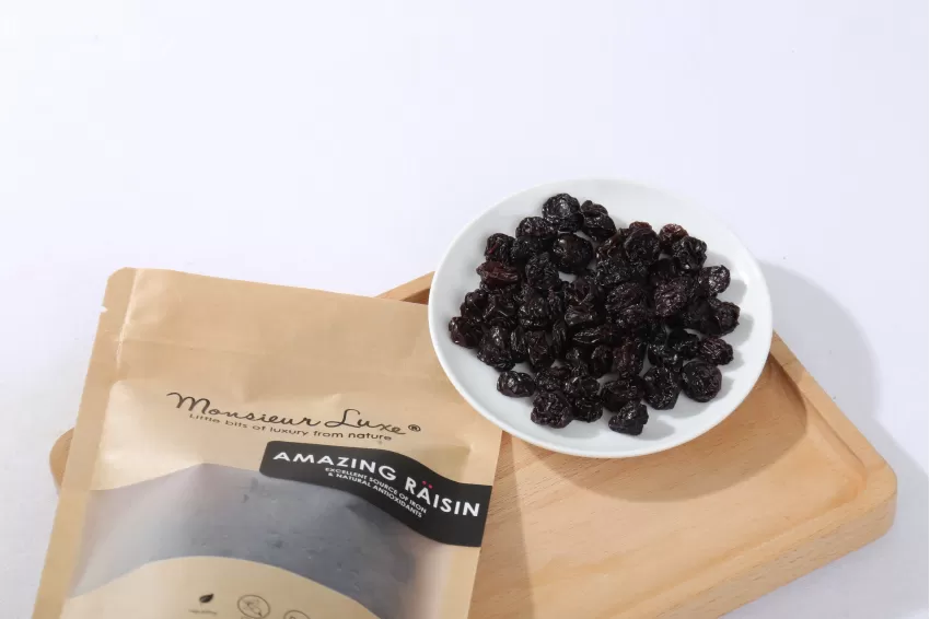 Black Raisins, Healthy Snacks, No Sugar, No Preservatives, Keep Fit, Dried Fruits, Eat Clean, Natural Ingredients, Modern Technology