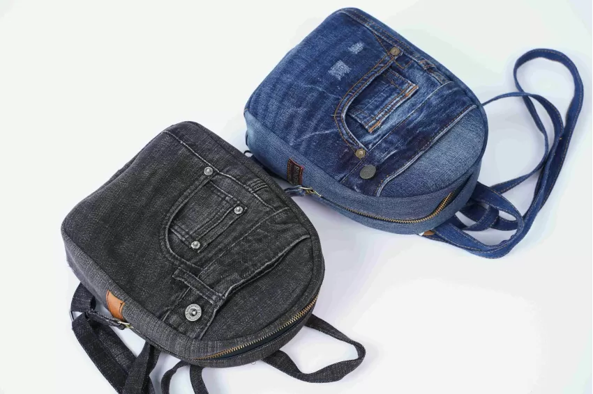 Balo Từ Jeans Tái Chế, Lót Da Bên Trong, Thiết Kế Trẻ Trung, Màu Sắc Lạ Mắt, Kiểu Dáng Nhỏ Gọn, Phù Hợp Đi Chơi Hoặc Đi Dạo Phố